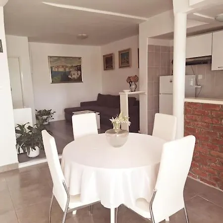 Ines Apartamento