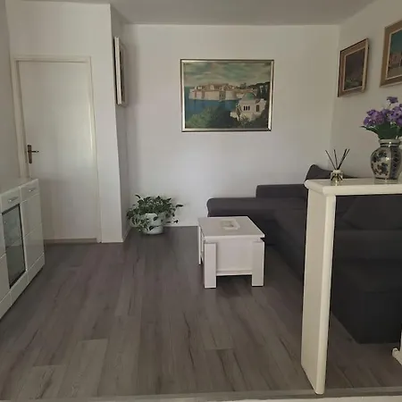 Ines Διαμέρισμα *